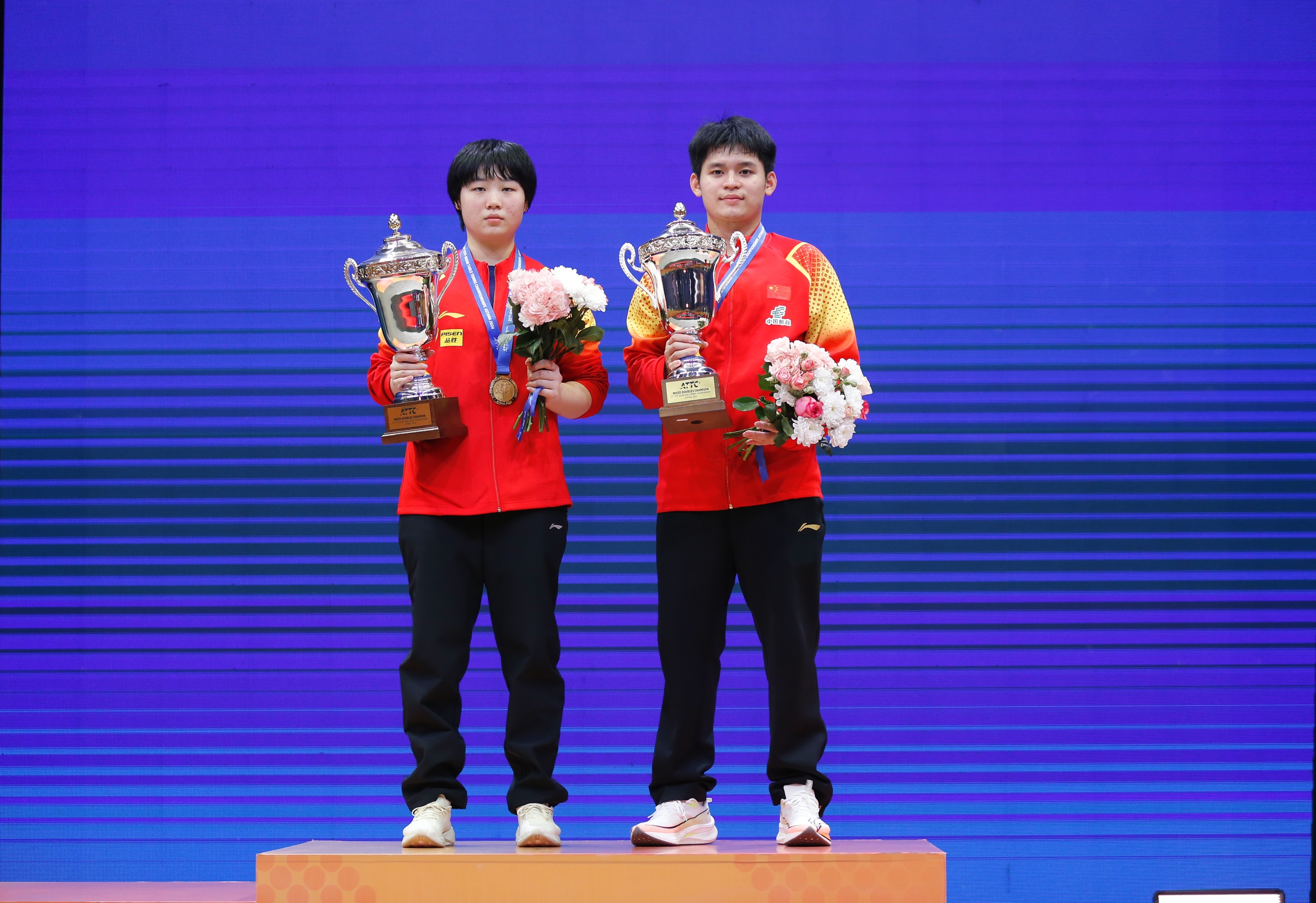 乒乓球混双比赛，中国双打组合晋级